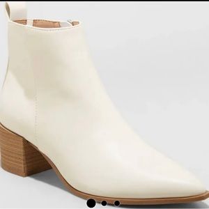 Universal Thread Bone Booties